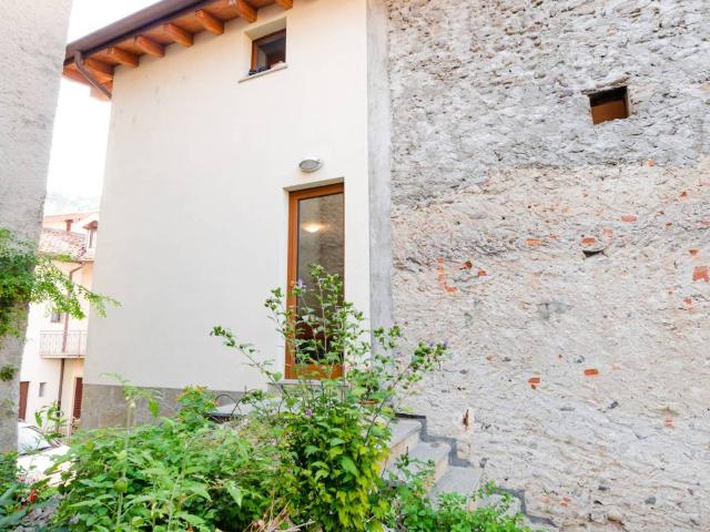 Villa Indipendente in vendita a Comunità Montana della Valle Brembana, Zogno