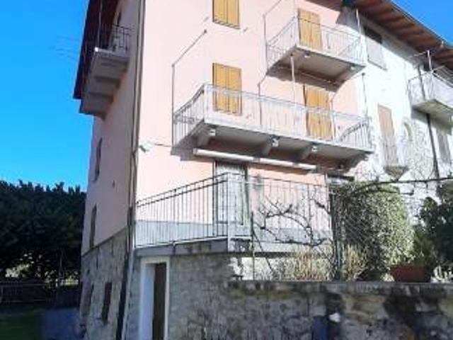 Villa Indipendente in vendita a Comunità Montana della Valle Brembana, Zogno
