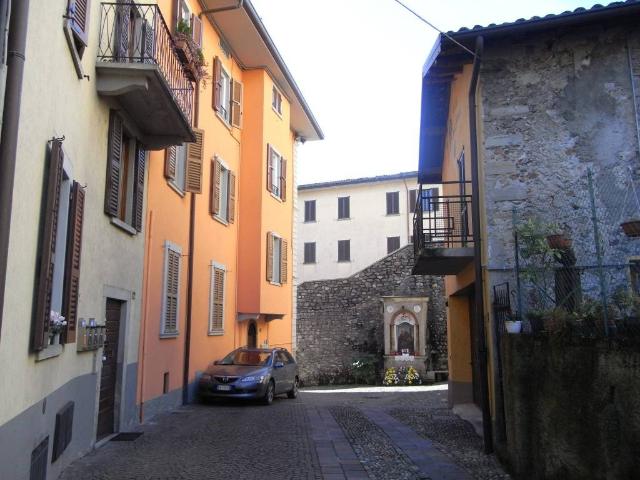 Villa Indipendente in vendita a Comunità Montana della Valle Brembana, Zogno