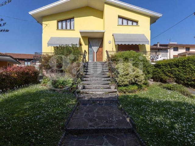 Villa Indipendente in vendita a Zoppola, Friuli-Venezia Giulia