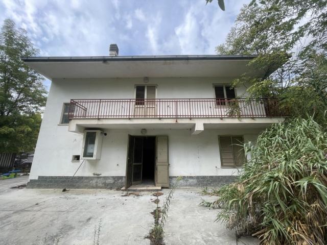 Villa Indipendente in vendita a Ticchione, Alanno