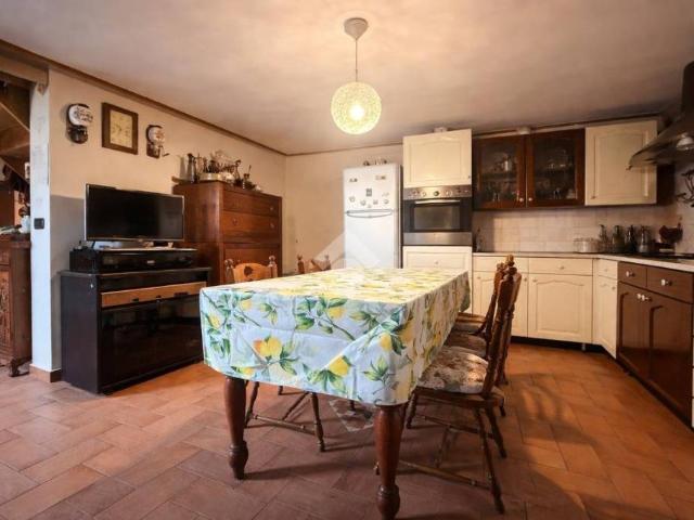 Villa Indipendente in vendita a Alzano Lombardo, Lombardia