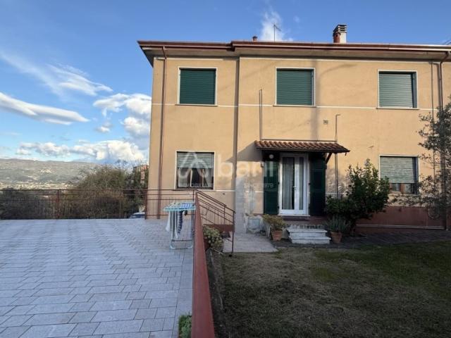 Villa Indipendente in vendita a Baccano, Arcola