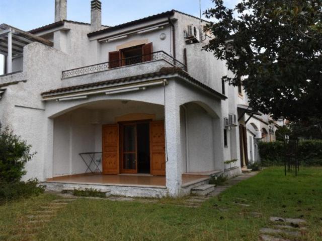 Villa Indipendente in vendita a Colle Romito, Roma Capitale