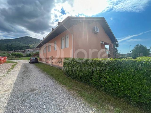 Villa Indipendente in vendita a Artegna, Friuli-Venezia Giulia