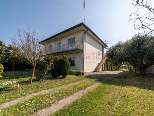 Villa Indipendente in vendita a Arzergrande, Veneto