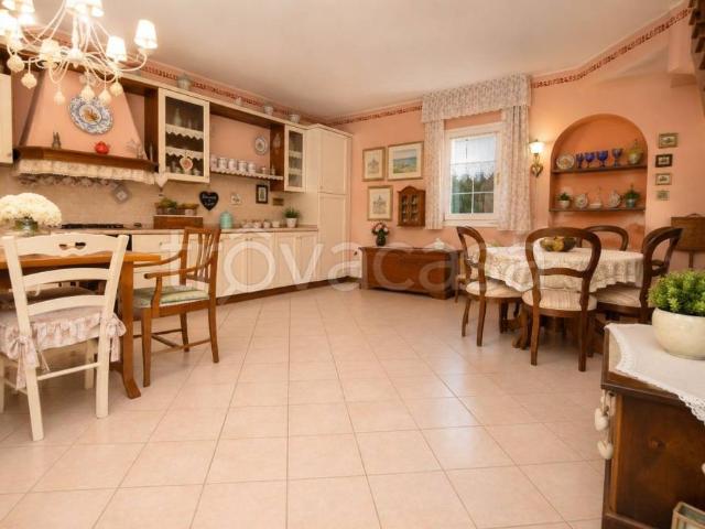 Villa Indipendente in vendita a Arzignano, Veneto