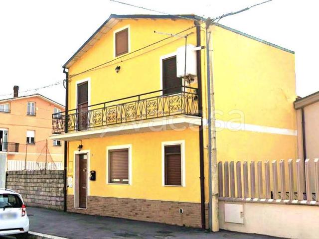 Villa Indipendente in vendita a Avezzano, Abruzzo