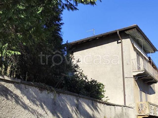 Villa Indipendente in vendita a Azzate, Varese