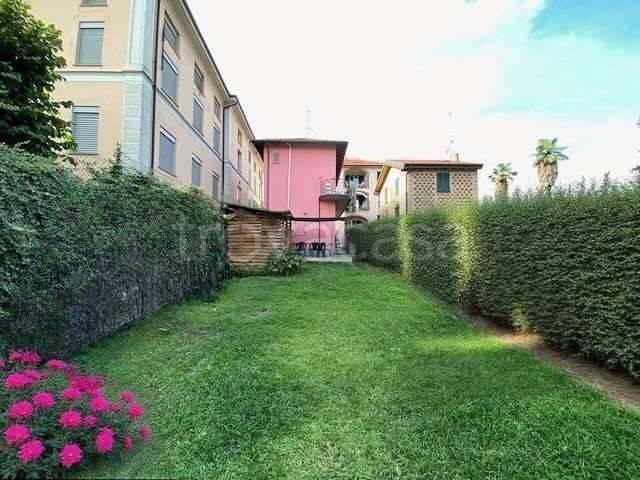 Villa Indipendente in vendita a Azzate, Varese