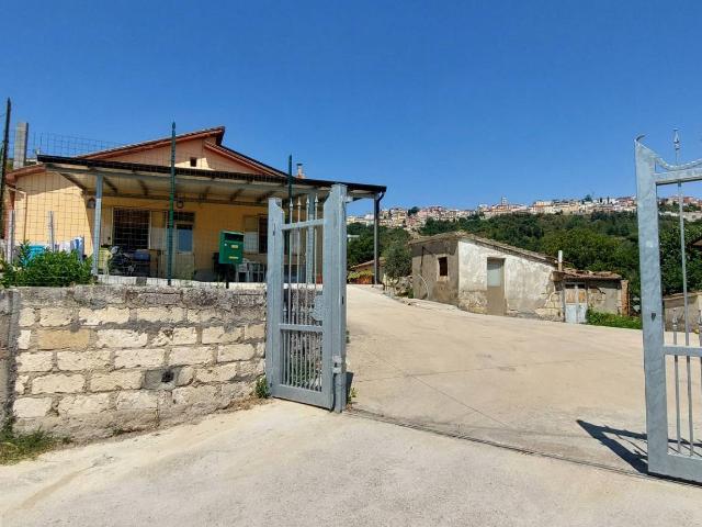 Villa Indipendente in vendita a Ariano Irpino, Campania