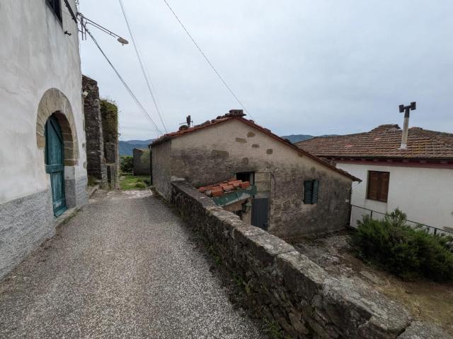Villa Indipendente in vendita a Unione dei comuni Media Valle del Serchio, Ponte A Serraglio