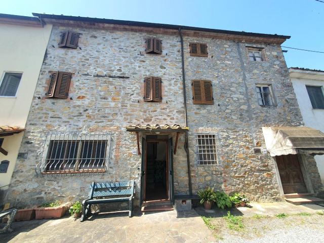 Villa Indipendente in vendita a Capannori, Toscana