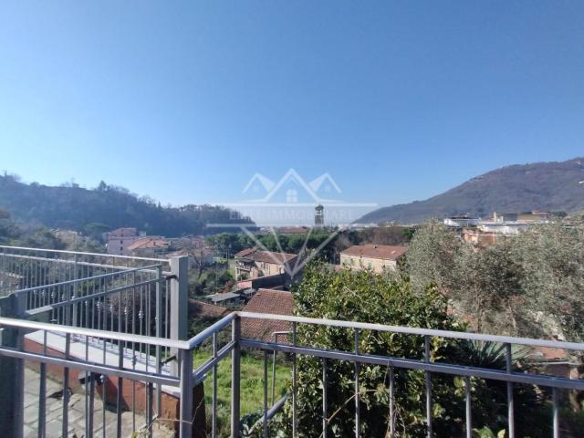 Villa Indipendente in vendita a Fabbrica, Carrara
