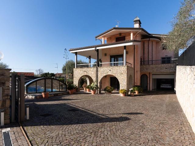 Villa Indipendente in vendita a Battilana, Carrara