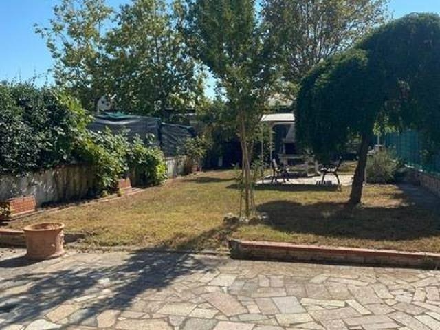Villa Indipendente in vendita a Castelnuovo Magra, Liguria