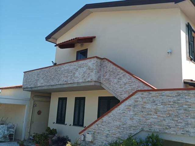 Villa Indipendente in vendita a Collesalvetti, Toscana