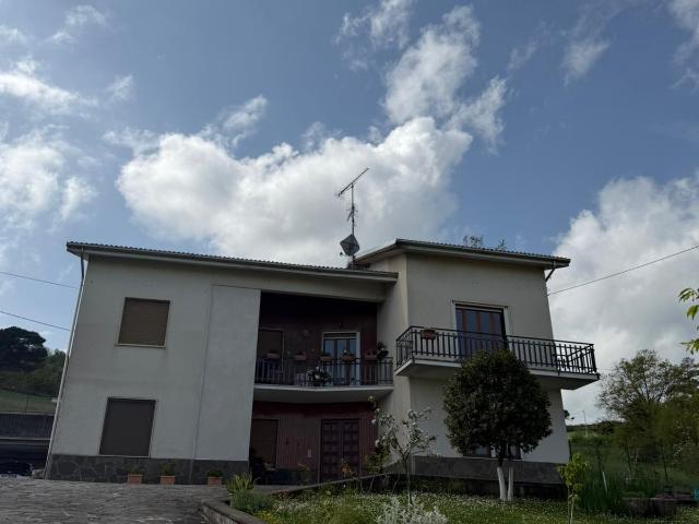 Villa Indipendente in vendita a Fornovo Di Taro, Reggio Emilia