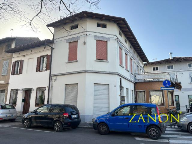 Villa Indipendente in vendita a Lucinico / Ločnik / Luzinìs, Gorizia