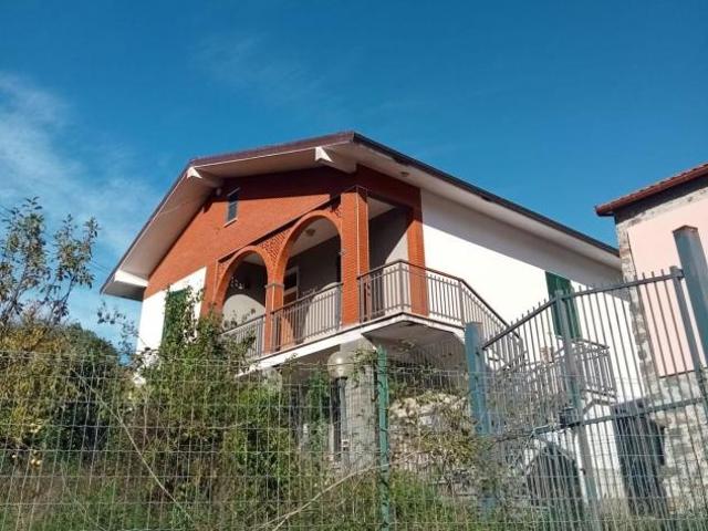 Villa Indipendente in vendita a Maissana, Liguria