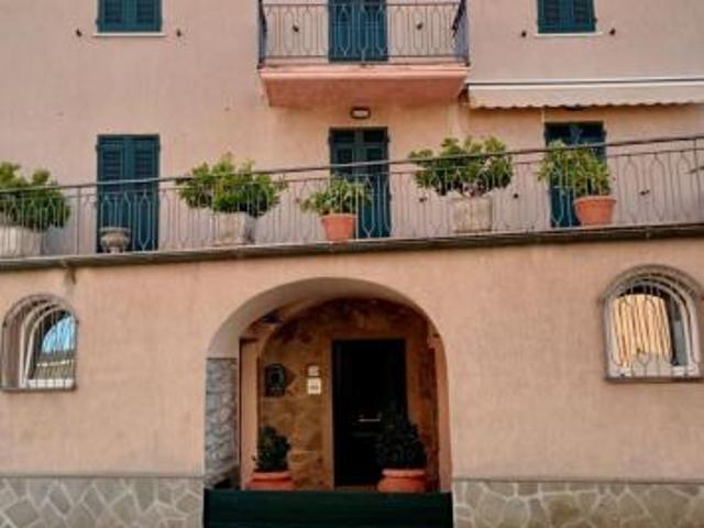 Villa Indipendente in vendita a Sesta Godano, Liguria