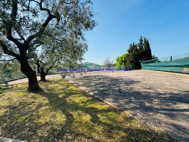 Villa Indipendente in vendita a Sant'Andrea in Villis, Marche