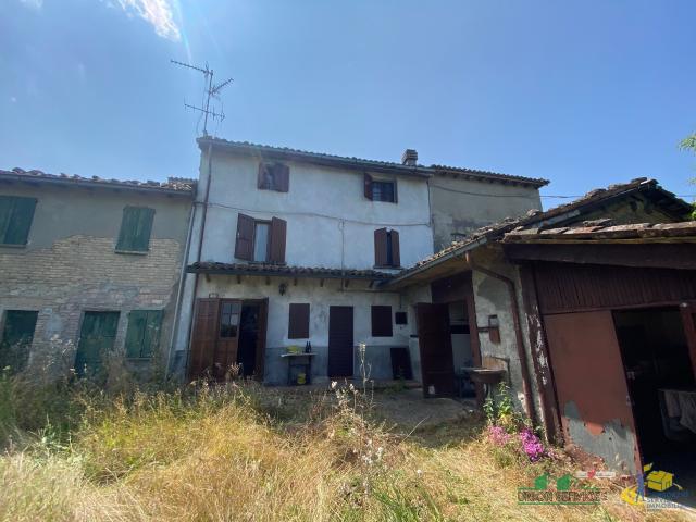 Villa Indipendente in vendita a Medesano, Varano Dei Marchesi