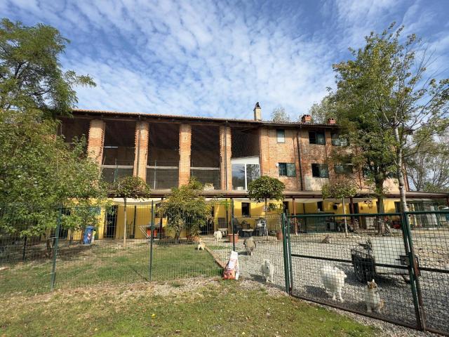 Villa Indipendente in vendita a Piemonte, Vercelli