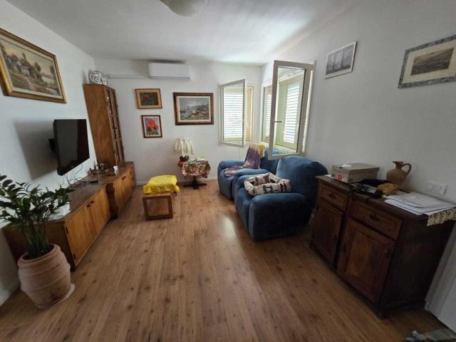 Villa Indipendente in vendita a Castagnara, Marina Di Massa