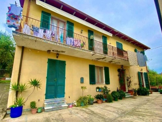 Villa Indipendente in vendita a San Carlo, Marina Di Massa