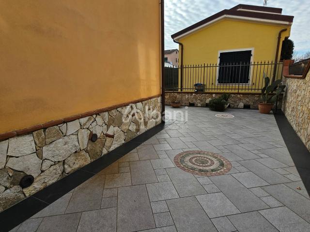 Villa Indipendente in vendita a Olmo, Sarzana