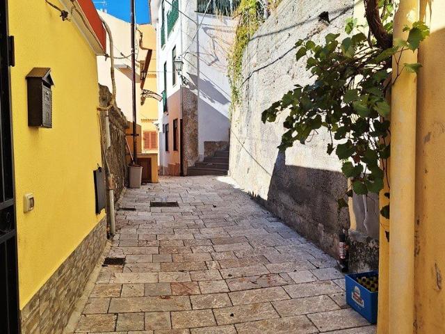 Villa Indipendente in vendita a Scaletta Zanclea, Sicilia
