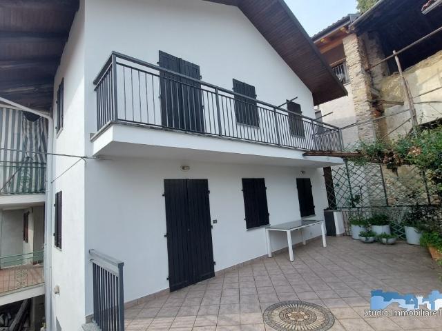 Villa Indipendente in vendita a Val di Chy, Piemonte