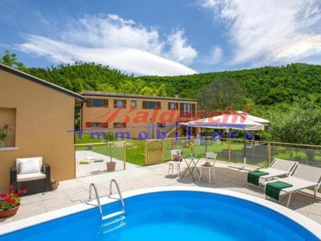 Villa Indipendente in vendita a Fossombrone, Pesaro e Urbino