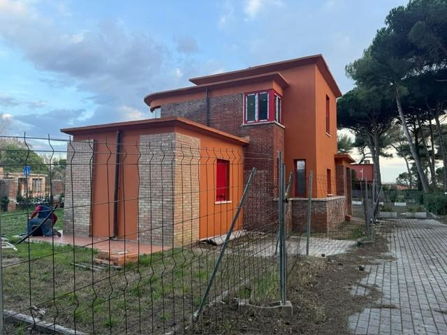 Villa Indipendente in vendita a Calambrone, Pisa