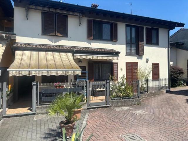 Villa Indipendente in vendita a Cassano D'adda, Lombardia