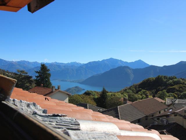 Villa Indipendente in vendita a Pigra, Lombardia