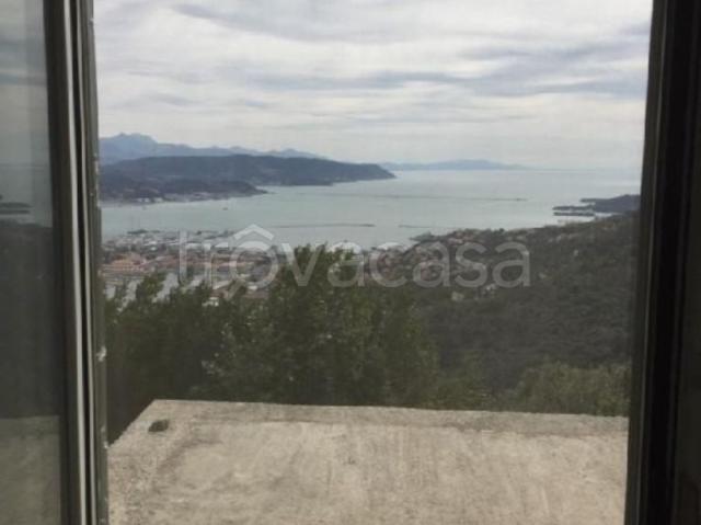 Villa Indipendente in vendita a Fabiano Alto, La Spezia