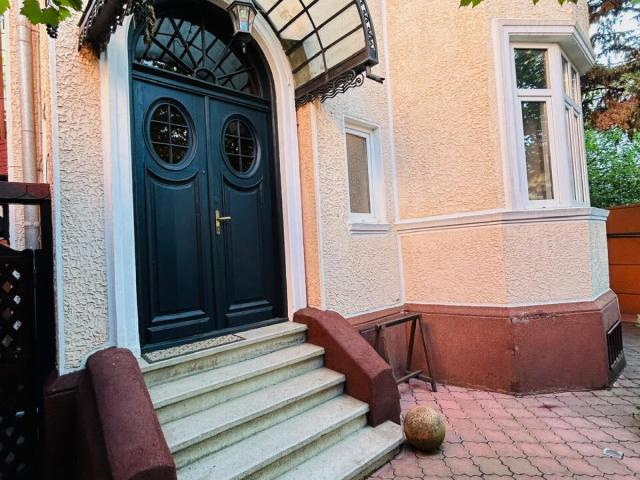 Casă închirieri în București