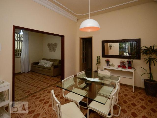 Casa aluguel em Região Geográfica Imediata do Rio de Janeiro, Região Metropolitana do Rio de Janeiro