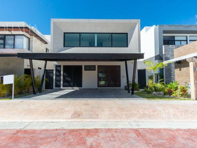 Casa en venta en Lázaro Cárdenas