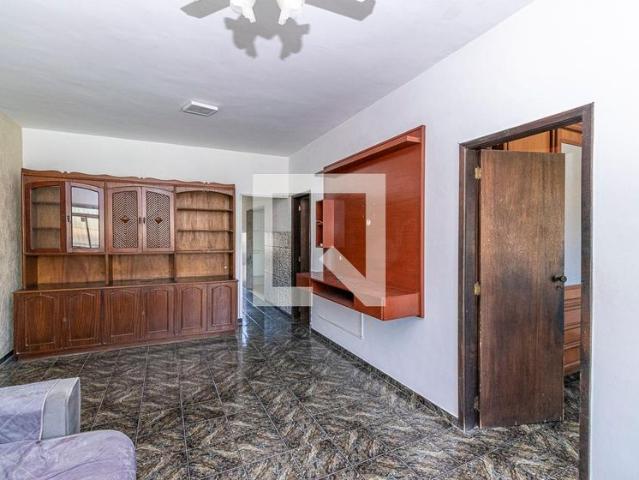 Casa aluguel em Região Geográfica Imediata do Rio de Janeiro, Região Metropolitana do Rio de Janeiro