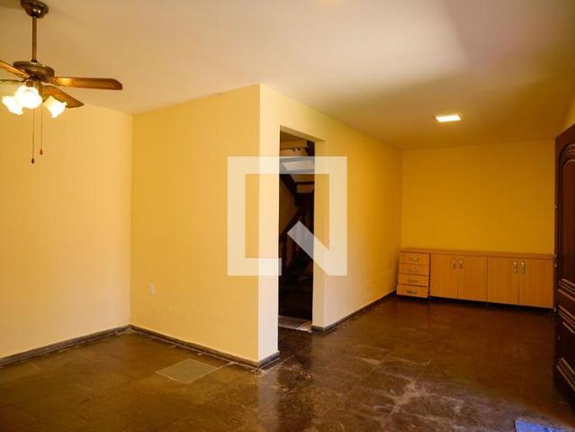 Casa aluguel em Itaipu, Niterói