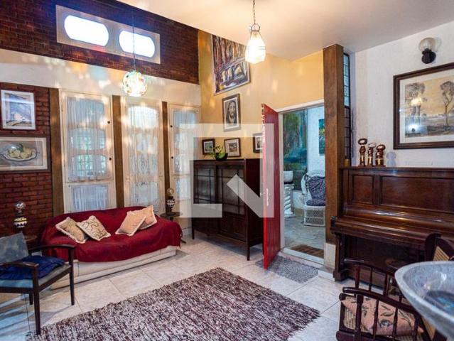 Casa aluguel em Região Geográfica Imediata do Rio de Janeiro, Região Metropolitana do Rio de Janeiro