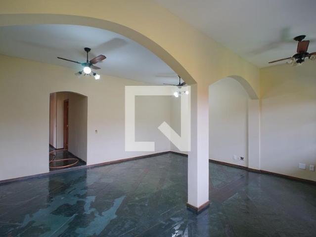 Casa aluguel em Região Geográfica Imediata do Rio de Janeiro, Região Metropolitana do Rio de Janeiro