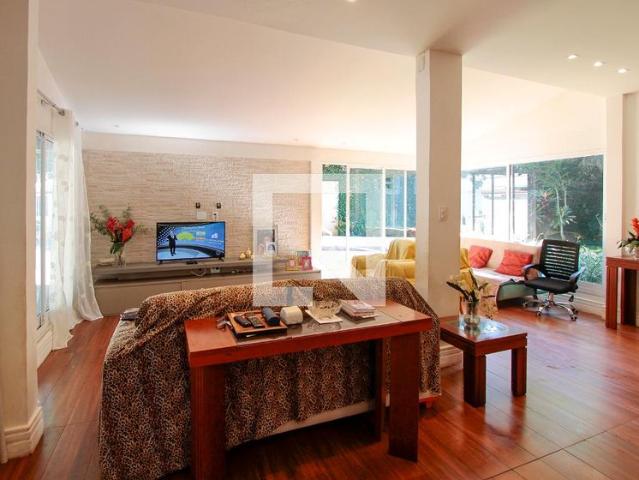 Casa aluguel em Região Geográfica Imediata do Rio de Janeiro, Região Metropolitana do Rio de Janeiro