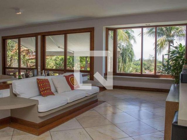 Casa aluguel em Região Geográfica Imediata do Rio de Janeiro, Região Metropolitana do Rio de Janeiro