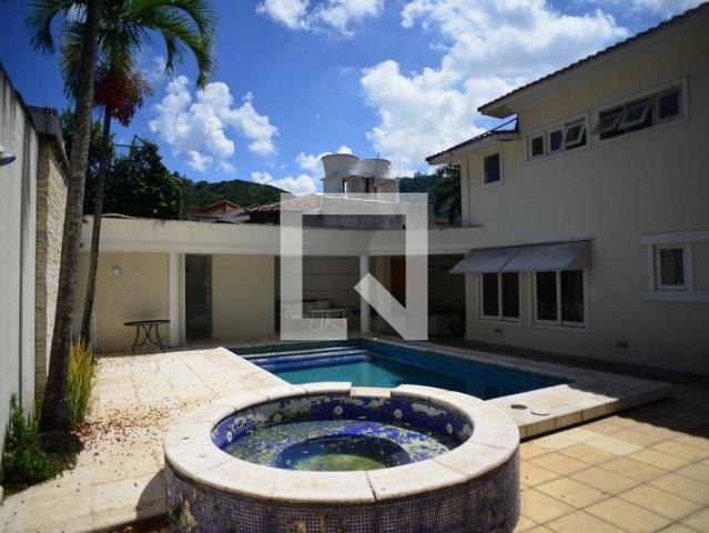 Casa aluguel em Região Geográfica Imediata do Rio de Janeiro, Região Metropolitana do Rio de Janeiro