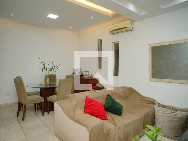 Casa aluguel em Região Geográfica Imediata do Rio de Janeiro, Região Metropolitana do Rio de Janeiro