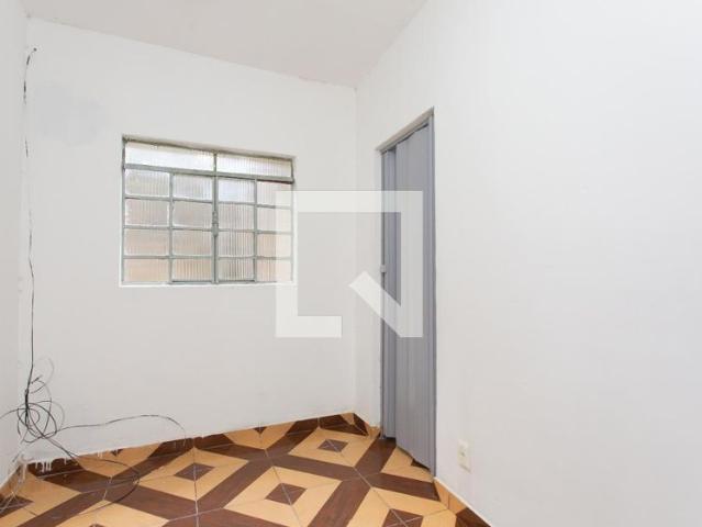 Casa aluguel em Vila Carmosina, São Paulo
